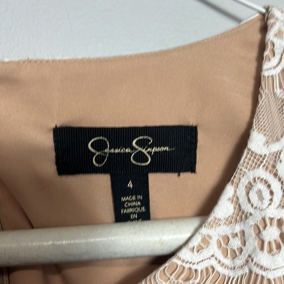 JESSICA Simpson Dress tiered lace shift  size 4 - Picture 3 of 4